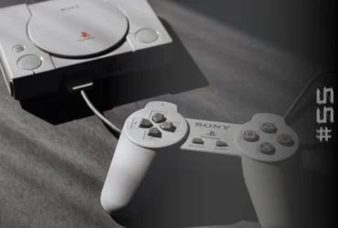 Imagem mostra o console PlayStation 1 e um controle. Para representar os melhores jogos do PS1, classicos que marcaram gerações.