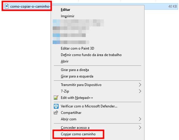 Menu de contexto do Windows mostrando a opção 'Copiar como caminho' destacada, juntamente com uma referência a como copiar o caminho, útil para usuários do sistema operacional.